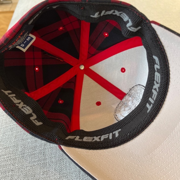 Peaked cap - Picture 2 of 3